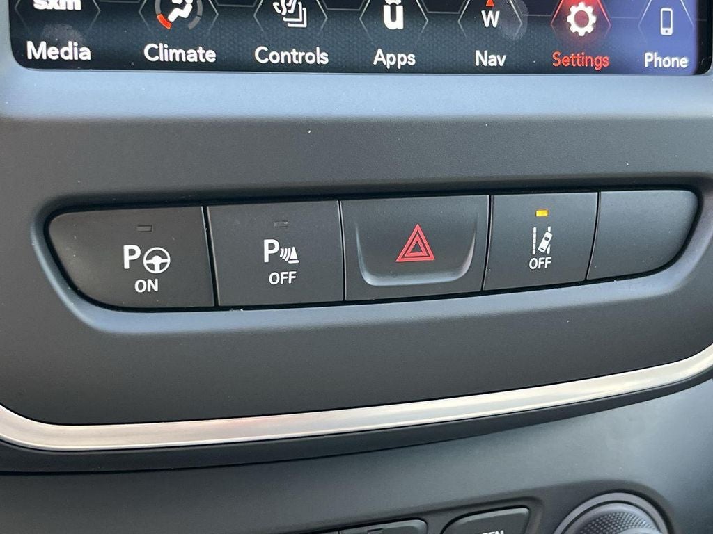 2023 Jeep Cherokee Altitude Lux