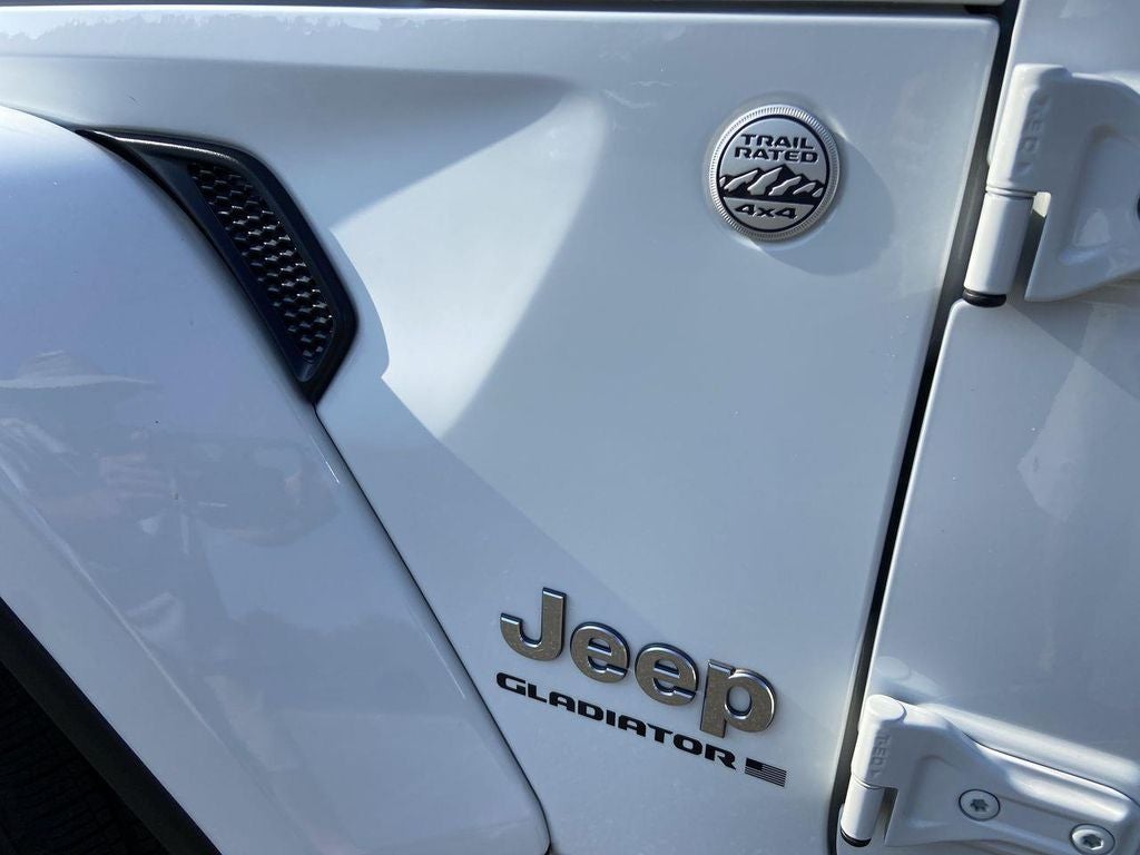 2023 Jeep Gladiator Overland