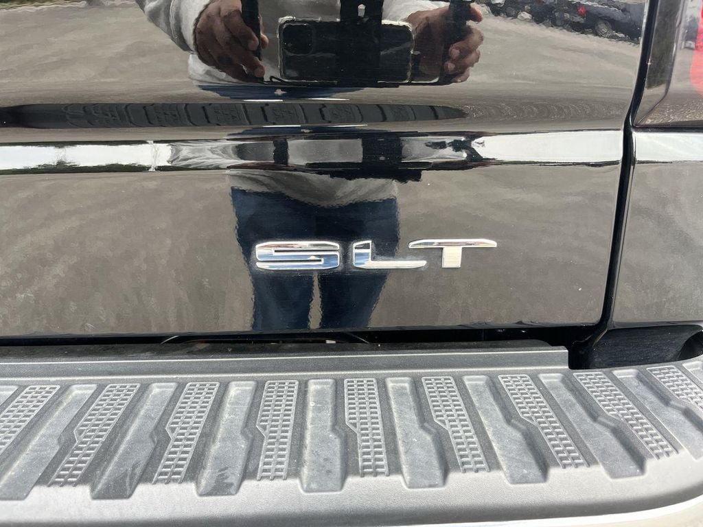 2025 GMC Sierra 1500 SLT