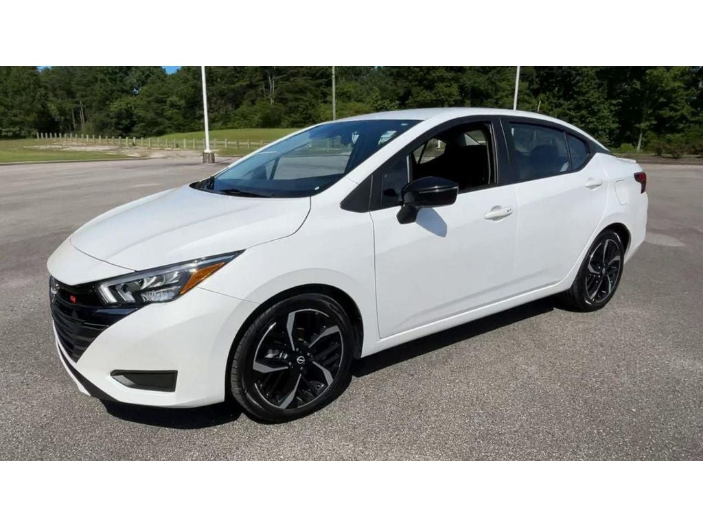 2024 Nissan Versa SR