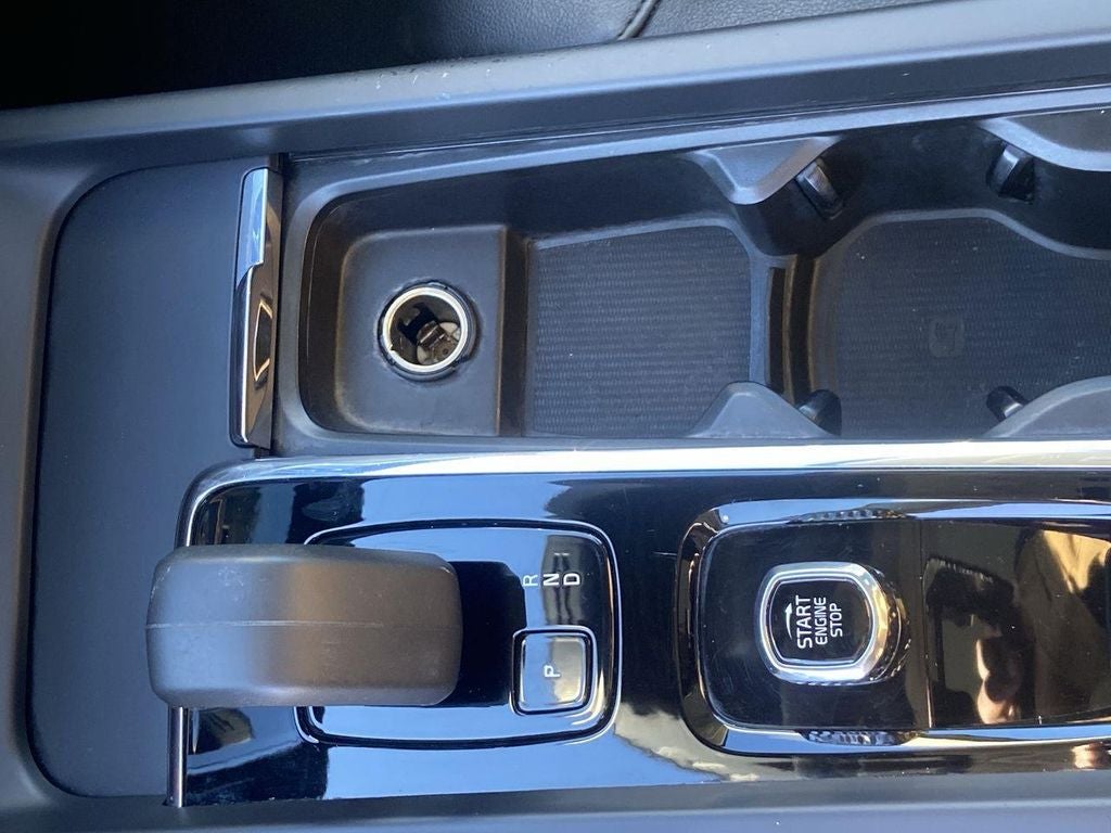 2024 Volvo S60 Core Dark Theme