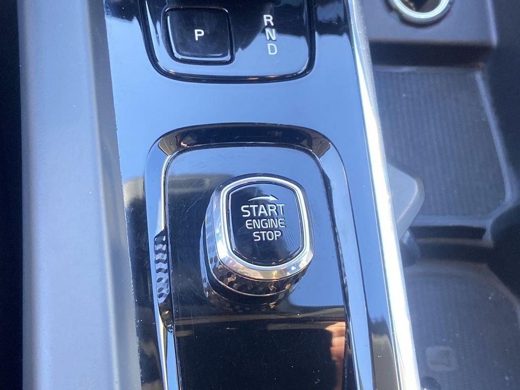 2024 Volvo S60 Core Dark Theme