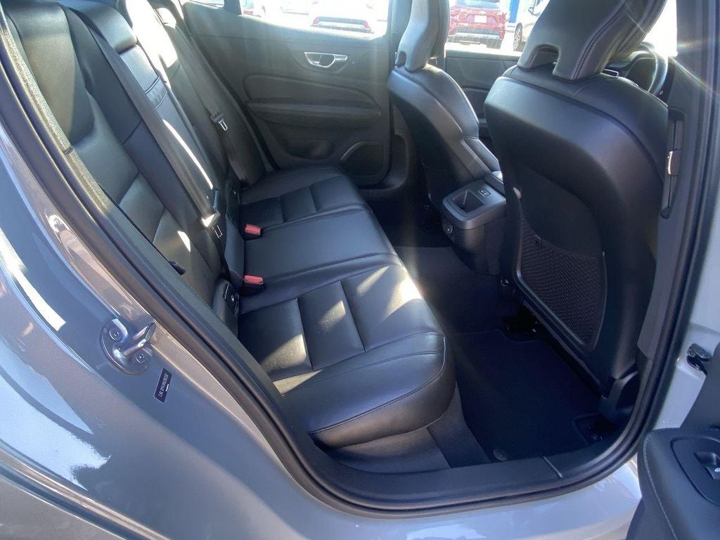 2024 Volvo S60 Core Dark Theme