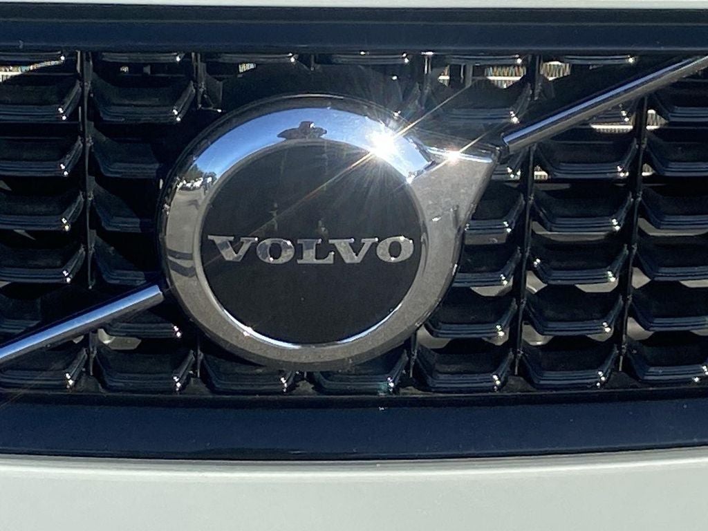 2024 Volvo S60 Core Dark Theme