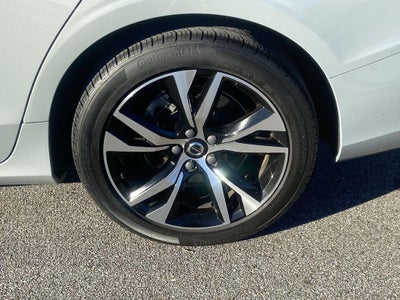 2024 Volvo S60 Core Dark Theme