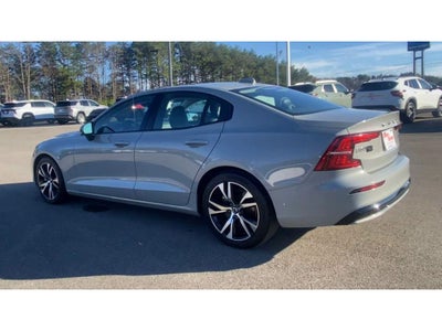 2024 Volvo S60 Core Dark Theme