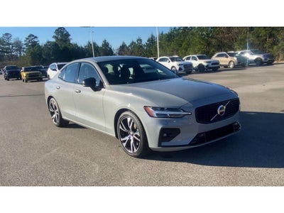 2024 Volvo S60 Core Dark Theme