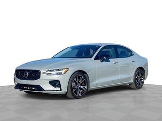 2024 Volvo S60 Core Dark Theme